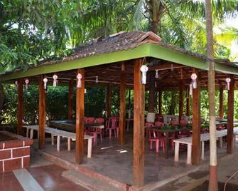 Nisarg Resort - Guhāgar - Patio