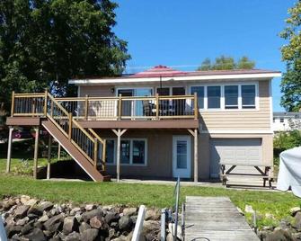 Waters Edge Cottage - Merrimac - Edificio