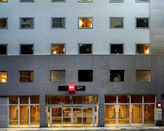Ibis Copacabana Posto 5 - Rio de Janeiro - Building
