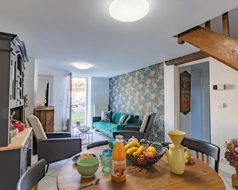 2 Bedroom Amazing Home In Monpazier - Monpazier - Dining room