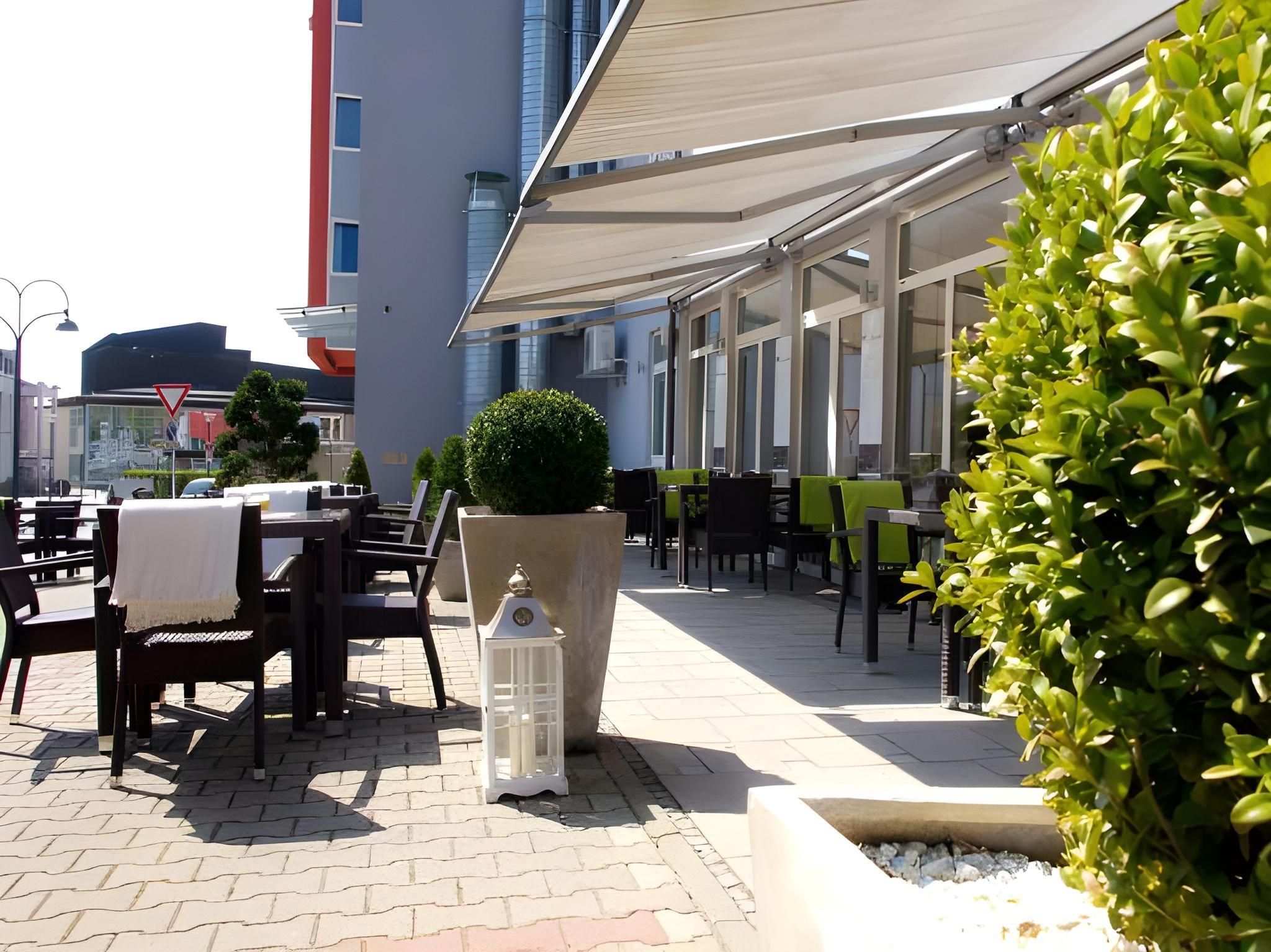 آرتهوتل إيه إن إيه بيتيته - اوغسبورغ - شرفة مرصوفة