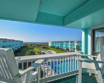 Coastal Condo with Public Atlantic Beach Access - Atlantic Beach - Balcony