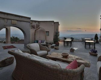 La Casa Cave Hotel - Uchisar - Uteplats
