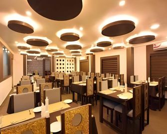 Holiday Hill Hotel And Suites - Kartikulam - Restaurant
