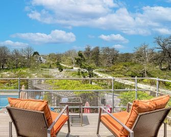 Walk to Ocean Beach - Designer Home at the Dunes Nature Reserve - Amagansett - Balcon
