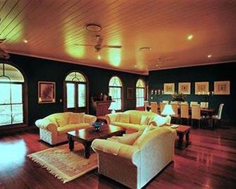 Victoria's At Ewingsdale - Byron Bay