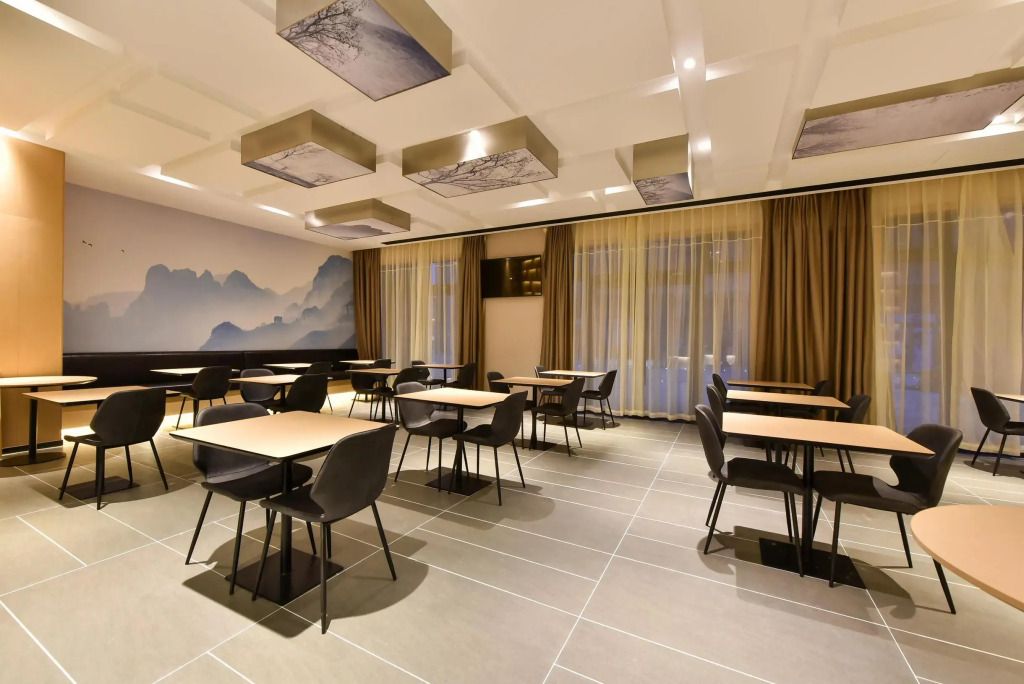 Atour Hotel Tianjin Binhai International Airport - تيانجين - مطعم