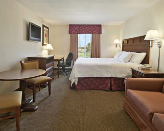 Super 8 by Wyndham Bowling Green North - Bowling Green - Bedroom