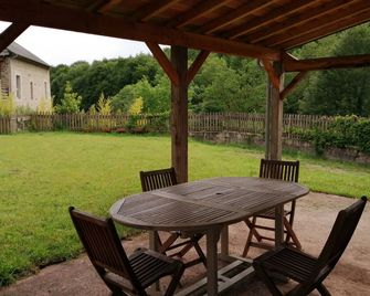 Le Chalet Du Mazeau - Nedde - Patio