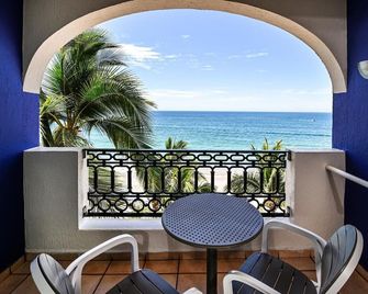 كراون بارادايز جولدن بويرتو فالارتا - بورتو فولارتا - شرفة