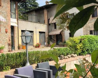 Villa Santi-Ferrari - Vignola - Patio