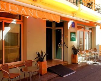 Hostal Rom - Roses - Pátio