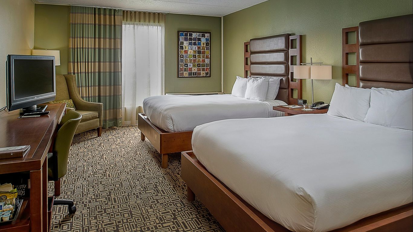 DoubleTree by Hilton Collinsville - St. Louis