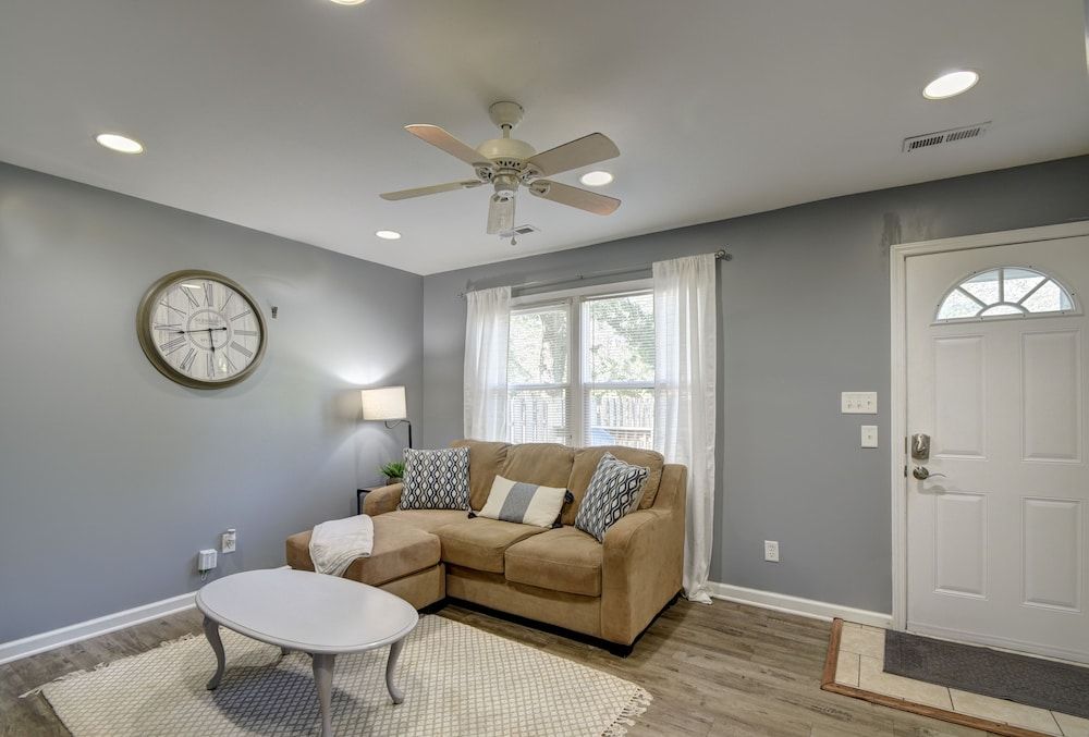Corporate Cottage Near Merrillville/Gary - Gary - Sala de estar