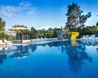 Hotel Adria - Biograd na Moru - Bazén