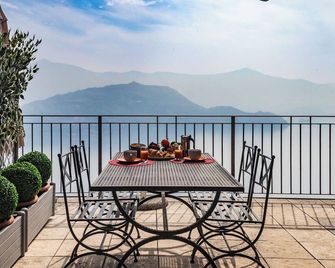 Dante - Parzanica - Balcony