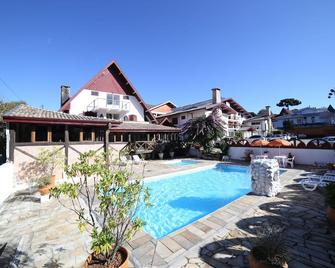 Hotel Jb - Campos do Jordao - Zwembad