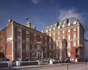 Exeter Rougemont Hotel by Sunday - אקסטר - בניין