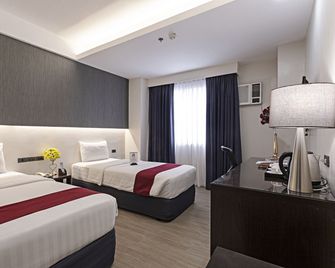 Sarrosa International Hotel and Residential Suites - Cebu City - Bedroom