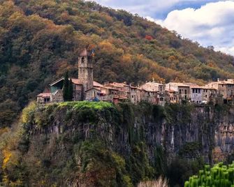 Cala Clareta - Castellfollit de la Roca
