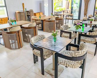 Kalimba Beach Resort - Serrekunda - Restaurante