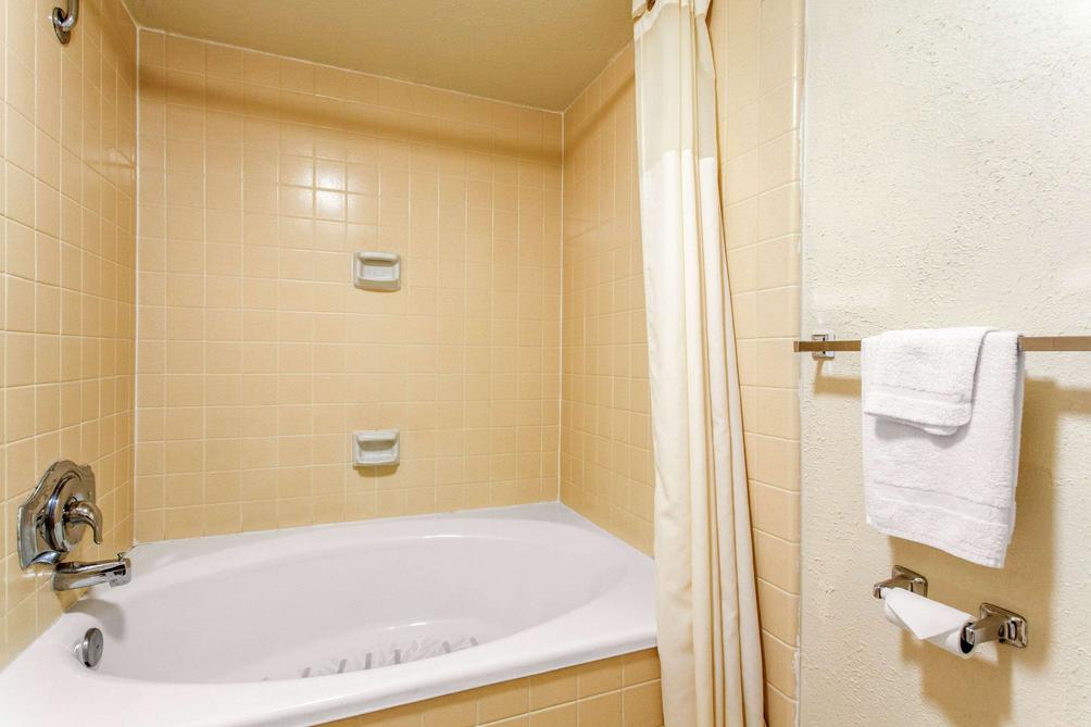 Quality Inn Stateline 41 6 4 Wendover Hotel Deals