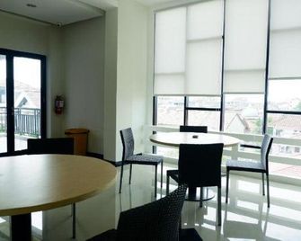 City Home Banjarmasin - Banjarmasin - Dining room