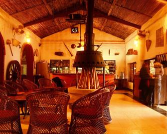 Safari Narayani Hotel - Ghailaghari - Comedor