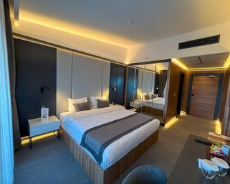 Sera Lake Center Hotel - Akçaabat - Schlafzimmer