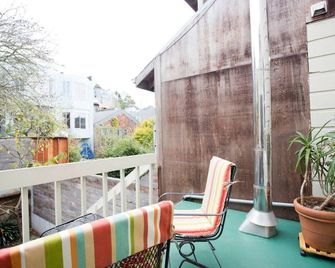 Quirky 2br/1ba Victorian Gem - San Francisco - Balcony