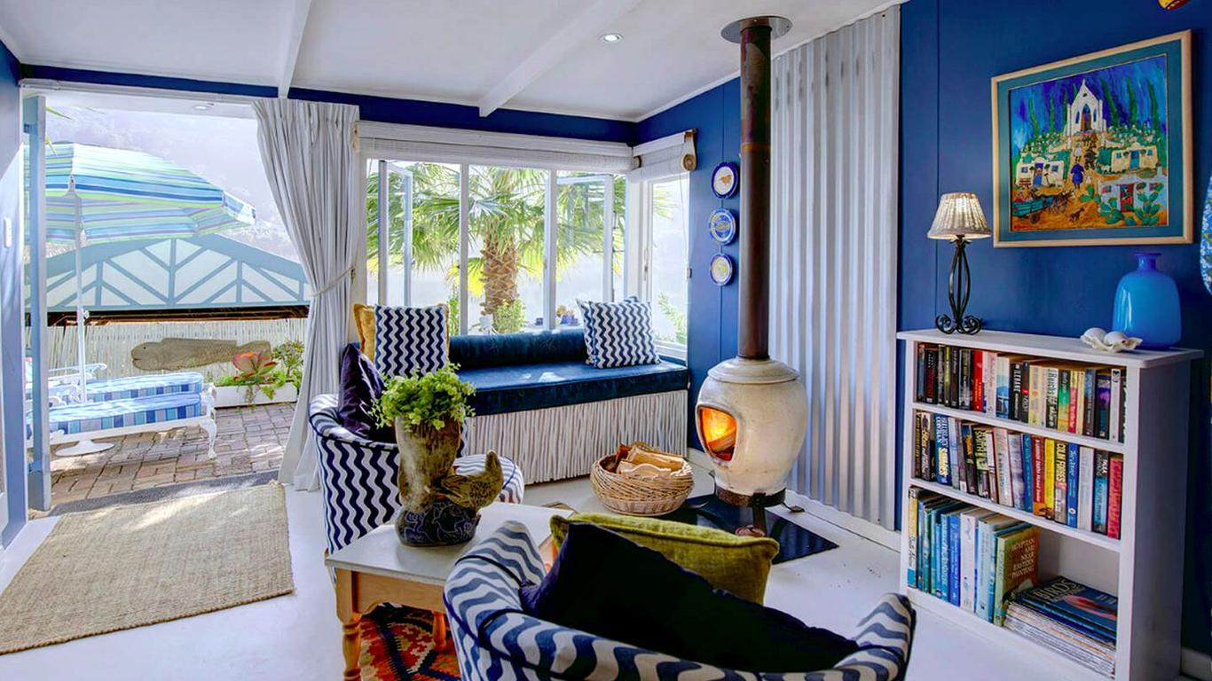 Moontide Riverside Lodge