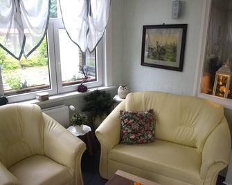 Apartment Near Forest for 2 Person - Wildemann - Вітальня