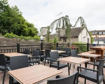 The Old Borough Hotel - Wetherspoon - Swords - Innenhof