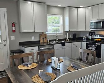 Your Home Away From Home Quiet, Modern, & Open 2 - Delta - Kitchen