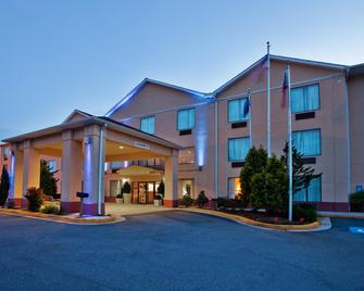 Holiday Inn Express & Suites Hiawassee - Hiawassee - Edificio