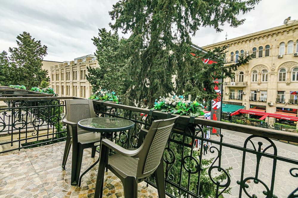 فندق بريستول باكو