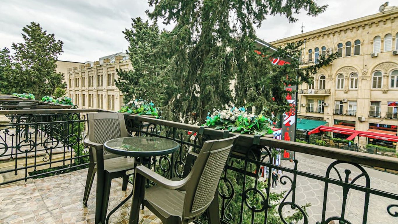 فندق بريستول باكو