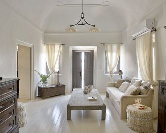 Alia Mansion By K&k - Megalochori - Sala de estar