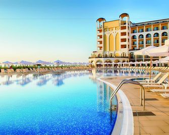 Hotel Riu Helios Bay - Obzor - Piscina