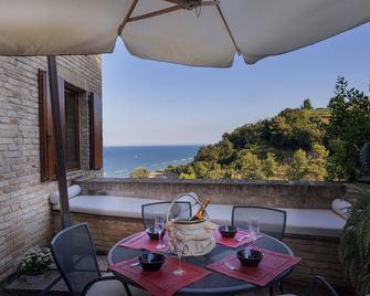 Four-story villa with sea views, located in the historisc - Cupra Marittima - Balcone