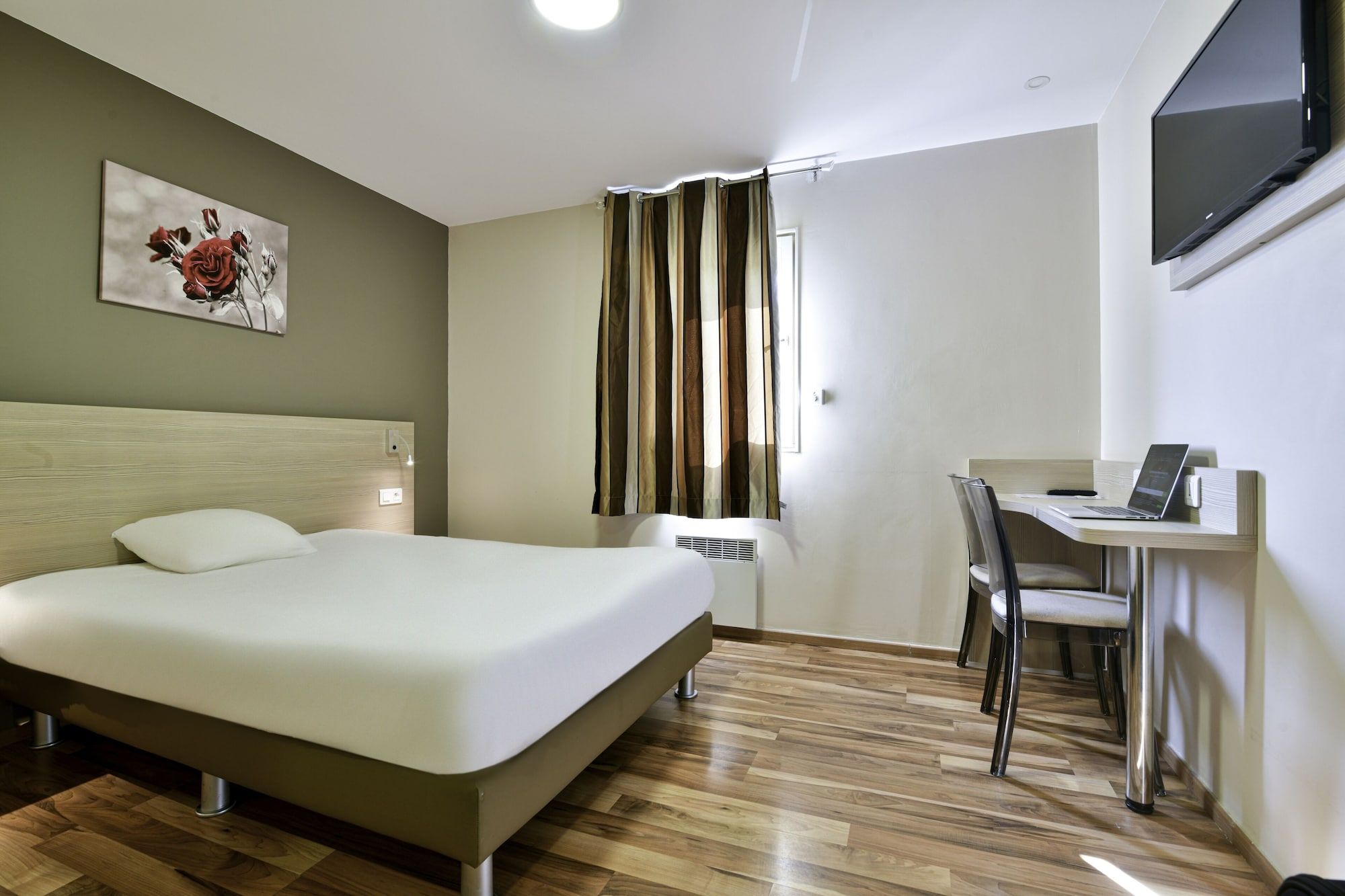 B&B HOTEL Bollène - Bollène