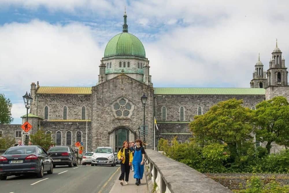 Eyre Square Hotel - Galway