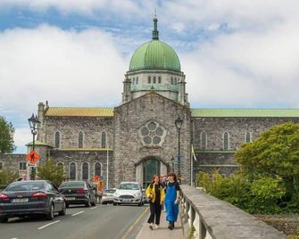 Eyre Square Hotel - Galway