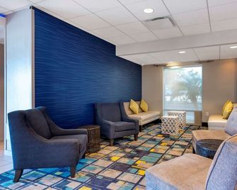 Comfort Inn and Suites Melbourne-Viera - Melbourne - Salon