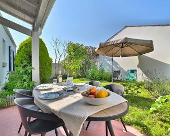 Holiday Home La Parie 2 by Interhome - Dolus-d'Oléron - Patio