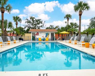 Home 1 Suites Extended Stay - Kissimmee - Kissimmee - Piscina