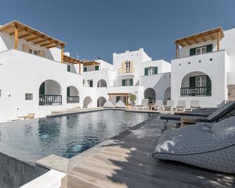 Spiros Hotel - נאקסוס - בריכה