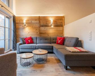 Cosy chalet by a babbling brook - Wald Im Pinzgau - Salon