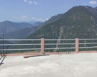 Benzer Stays - Uttarkāshi - Balcón