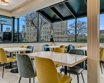 Quality Inn Detroit Downtown - דטרויט - מסעדה